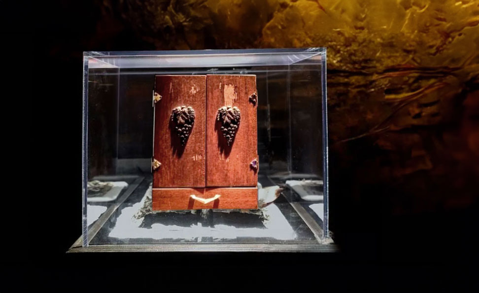 dybbuk box - museum - hero image - supernatural chronicles